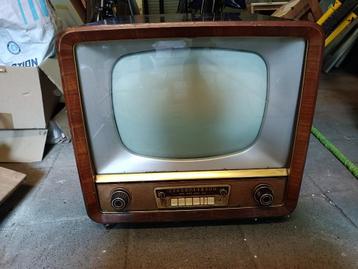 VINTAGE TV beschikbaar voor biedingen