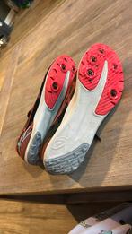 Spikes voor atletiek maat 37,5 en het merk is asics, Ophalen of Verzenden, Zo goed als nieuw, Spikes, Hardlopen