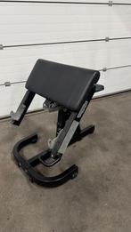 Technogym Pure Strength Scott Bench / Bicepsbankje, Sport en Fitness, Fitnessmaterialen, Ophalen, Gebruikt, Fitnessbank