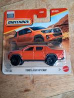 Matchbox Toyota Hilux Pickup oranje nieuw in verpakking, Ophalen of Verzenden, Nieuw, Auto