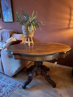 Antieke noten houten eettafel met sierlijke voet, Ophalen