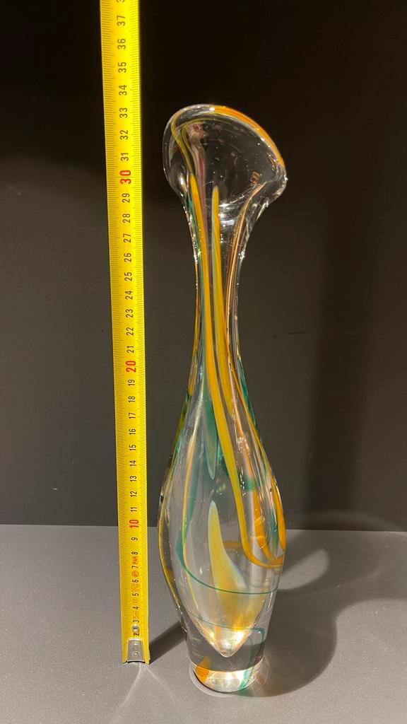 Elegante glazen vintage vaas met kleurrijke accenten. Murano, Antiek en Kunst, Antiek | Glas en Kristal, Ophalen of Verzenden