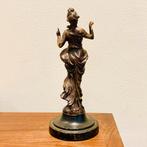 Sculptuur dame, Antiek en Kunst, Antiek | Koper en Brons, Ophalen of Verzenden, Brons