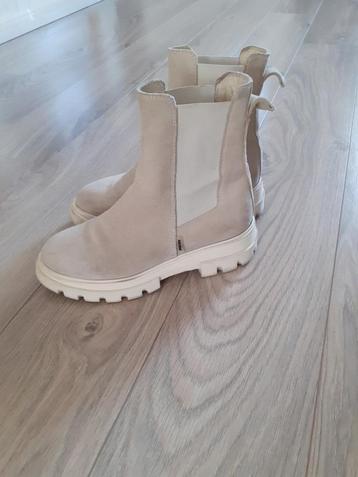 Mooi beige suede leer MARUTI enkellaarsjes, maat 37. beschikbaar voor biedingen