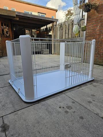 Honden/puppy hok/bench/box beschikbaar voor biedingen