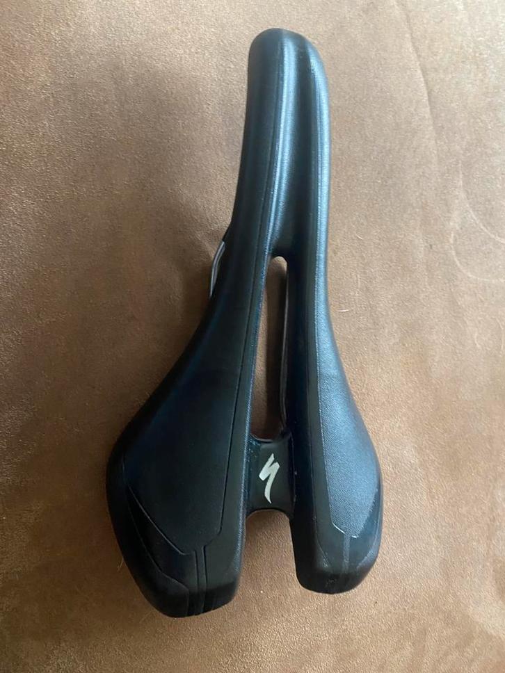 Zadel Specialized romin evo 143 mm, Fietsen en Brommers, Fietsonderdelen, Zo goed als nieuw, Racefiets, Zadel, Ophalen