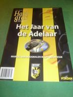 Het jaar van de Adelaar M. van Roosmalen Vitesse Hard Gras, Ophalen of Verzenden, Zo goed als nieuw, Balsport