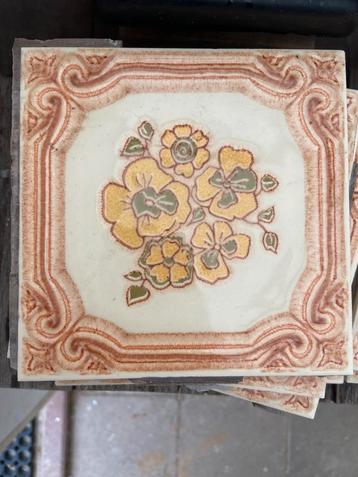 Te koop ouderwetse wandtegels beschikbaar voor biedingen