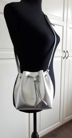 LANCASTER mini bucket bag zilver metallic saffianoleer IZGS, Schoudertasje, Zo goed als nieuw, Verzenden, Overige kleuren