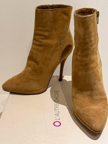 Suede beige half hoge laarzen maat 38 - L’autre chose beschikbaar voor biedingen