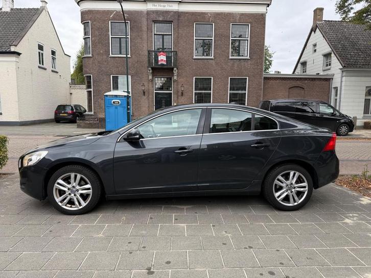 Volvo S60 1.6 T3 Momentum AUTOMAAT EERSTE EIGENAAR DEALER ON, Auto's, Volvo, Bedrijf, Te koop, S60, ABS, Achteruitrijcamera, Airbags