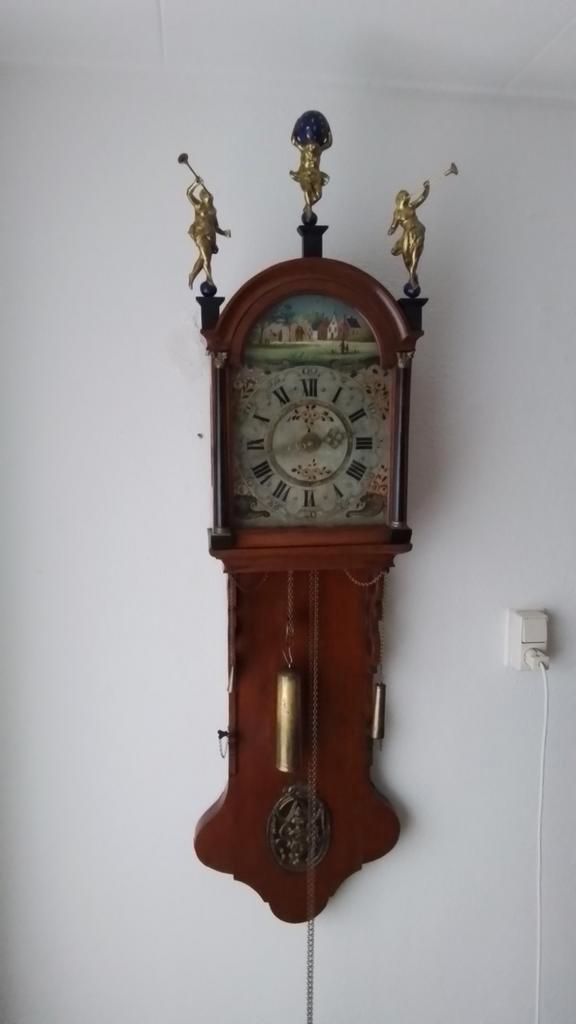 ANTIEKE GROTE  FRIESE STAARTKLOK, Antiek en Kunst, Antiek | Klokken, Ophalen