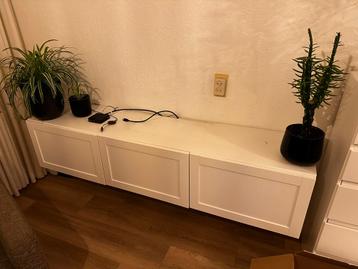 Wit tv-meubel / wandkast – 175x35x40 cm beschikbaar voor biedingen