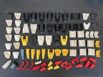 Lot LEGO 80 stuks slopes en wedges voor voertuigen beschikbaar voor biedingen