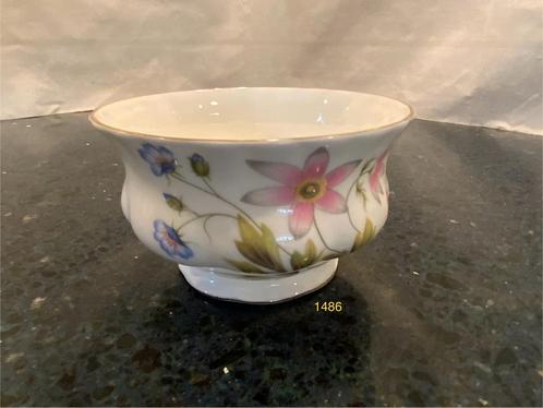 Richmond China Wild Anemone sugar bowl fine China, Antiek en Kunst, Antiek | Porselein, Ophalen of Verzenden