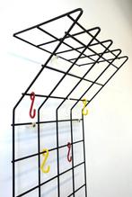 Vintage wandkapstok Karl Fichtel String kapstok 50s, Huis en Inrichting, Minder dan 100 cm, Gebruikt, Metaal, Wandkapstok