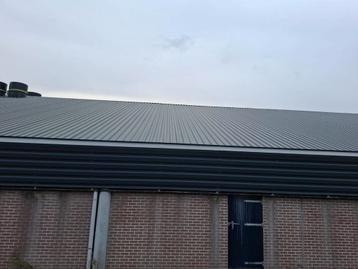 Sandwich dakplaten geisoleerd nette staat  beschikbaar voor biedingen