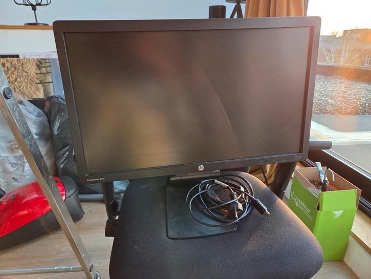 HP EliteDisplay E231, Computers en Software, Monitoren, Gebruikt, 60 Hz of minder, DisplayPort, DVI, VGA, In hoogte verstelbaar