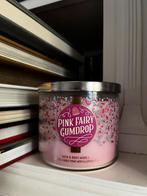 Bath & Body works kaars, Pink Fairy Gumdrop, nieuw, 3-wick, Huis en Inrichting, Woonaccessoires | Kandelaars en Kaarsen, Overige materialen