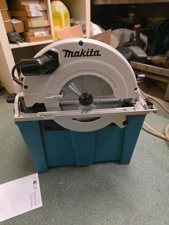 Makita 5903RK cirkelzaag – NIEUW – 2000W, met koffer, Doe-het-zelf en Verbouw, Gereedschap | Zaagmachines, Nieuw, Cirkelzaag, 1200 watt of meer