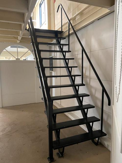 2stuks Trap - 258 cm hoog, Doe-het-zelf en Verbouw, Ladders en Trappen, Gebruikt, 2 tot 4 meter, Ophalen
