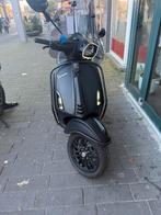 Vespa 2021, Fietsen en Brommers, Scooters | Vespa, Ophalen, Zo goed als nieuw