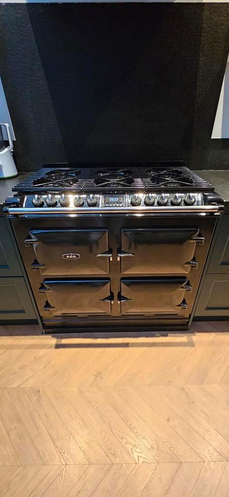 AGA Six Four - gas - Zwart - werkend, Witgoed en Apparatuur, Fornuizen, Gebruikt, Vrijstaand, Gas, 5 kookzones of meer, 95 cm of meer