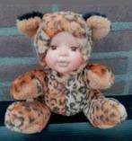 Baby pop porselein gezicht als tijger 19cm.   Nr5, Verzamelen, Poppen, Ophalen, Zo goed als nieuw, Pop