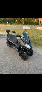 MP3 300 HPE Sport E5 Mat Zwart., 300 cc, 12 t/m 35 kW, Sport, Particulier