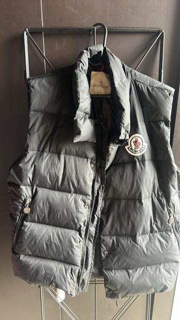 Moncler Bodywarmer maat L beschikbaar voor biedingen