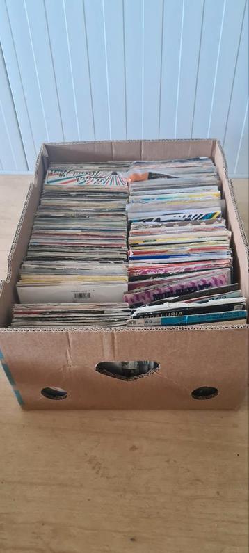 Doos singles beschikbaar voor biedingen