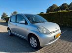 Daihatsu Sirion 1.3 Automaat | nieuwe APK | Airco | NAP, Auto's, Daihatsu, Stof, Zwart, 4 cilinders, 930 kg