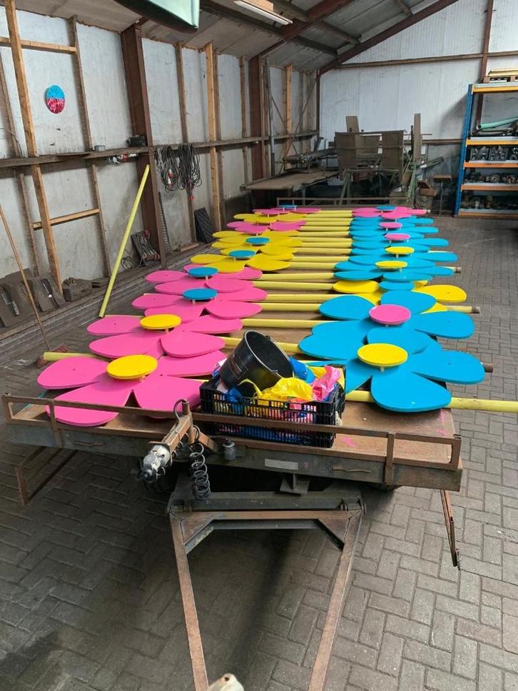 Straatversiering, Diversen, Vlaggen en Wimpels, Zo goed als nieuw, Ophalen