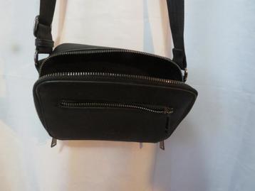 zwart faux leer rechthoekig heren crossbody tas van Bershka beschikbaar voor biedingen