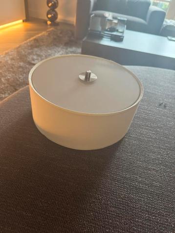 Plafondlamp rond stof ecru achtige kleur staat netjes beschikbaar voor biedingen