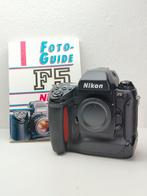 ZGAN! Nikon F5 met leuke foto guide (Duits), Audio, Tv en Foto, Fotocamera's Analoog, Ophalen of Verzenden, Zo goed als nieuw
