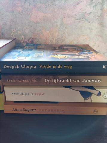 17 boeken, €1 per stuk  beschikbaar voor biedingen