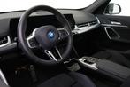 BMW iX1 eDrive20 M Sport / Panoramadak / Trekhaak / Sportsto, LED verlichting, Gebruikt, Met garantie (alle), Zwart