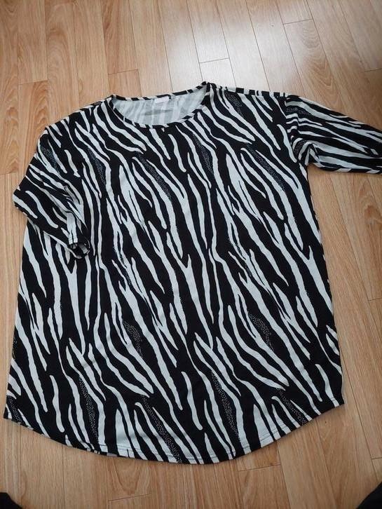 Lange tuniek maat 54/56. Zebraprint, Kleding | Dames, Grote Maten, Gedragen, Blouse of Tuniek, Zwart, Ophalen of Verzenden