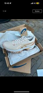 Nieuwe Asics Hockeyschoenen Maat 37.5, Ophalen of Verzenden, Nieuw, Beige