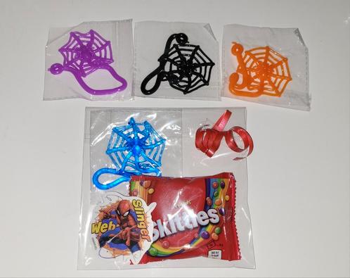 Traktatie Spiderman sticker, plak spinnenweb en een snoepje, Hobby en Vrije tijd, Feestartikelen, Nieuw, Feestartikel, Verjaardag