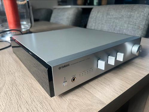 Yamaha A-U670 Geïntegreerde versterker 2x70w USB Dac, Audio, Tv en Foto, Versterkers en Receivers, Zo goed als nieuw, Stereo, 120 watt of meer