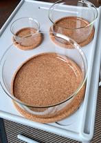 3 delige  Bodium Hotpot schalenset met kurken onderzetters, Huis en Inrichting, Keuken | Potten en Pannen, Ophalen, Nieuw