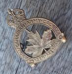 Ww2 canadese cap badge, Verzamelen, Ophalen of Verzenden, Landmacht, Engeland, Embleem of Badge