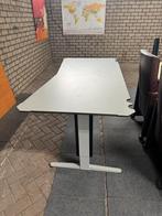 Tafel, bureau in de hoogte verstelbaar, Ophalen, In hoogte verstelbaar, Gebruikt