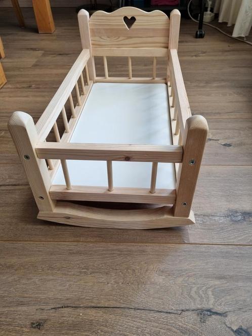 Poppenbed 56x30 cm, Kinderen en Baby's, Speelgoed | Poppen, Zo goed als nieuw, Ophalen