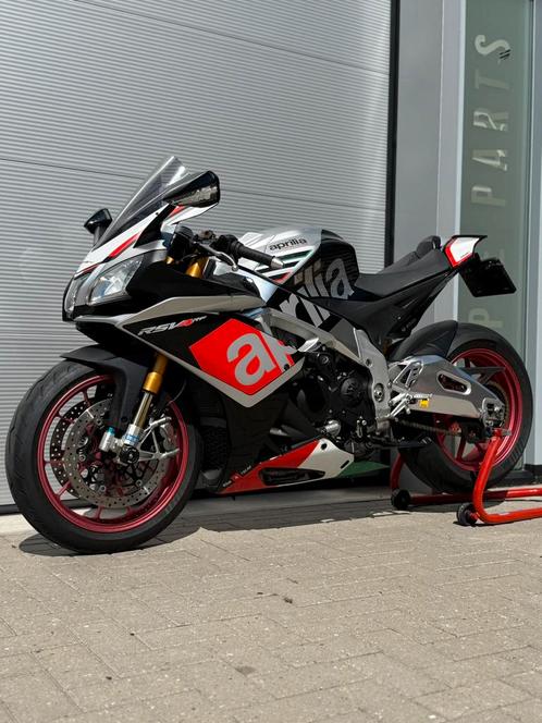 Prachtige Aprilia RSV4 RF uit 2016 met slechts 17.970km, Motoren, Motoren | Aprilia, Bedrijf, Super Sport, meer dan 35 kW, 4 cilinders