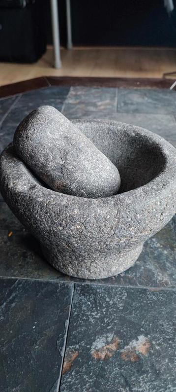 Authentiek Indonesische Stamper en Vijzel (Tjobek & Oelekan) beschikbaar voor biedingen