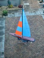 Te koop : Radiografisch bedienbare model zeilboot, Hobby en Vrije tijd, Modelbouw | Boten en Schepen, Ophalen, Zo goed als nieuw