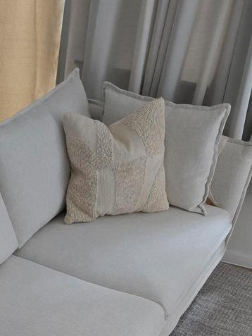 H&M Home — Kussen Beige/Creme 50x50 incl binnenkussen - zgan beschikbaar voor biedingen